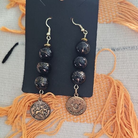 Elegant Black and Gold Dangle Earrings - Picture 1 of 5